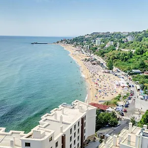 https://international-house-of-journalists.goldensandshotels.net